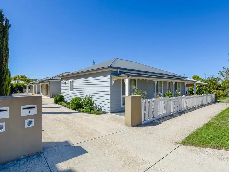 Great Location – Low maintenance - Stroll to all Kyneton has to offer
