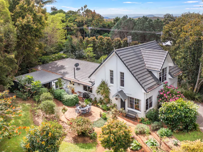 Modern Tudor Cottage in the Heart of Olde Eagle Heights