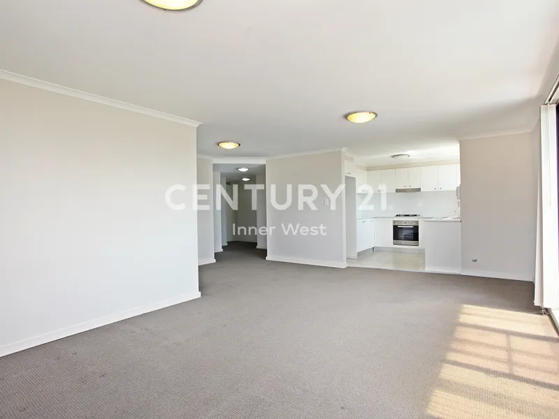 Bonus 2 Carspaces, Top Floor with Lift