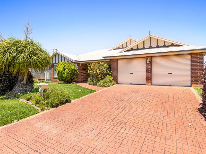 BEAUTIFUL FAMILY HOME