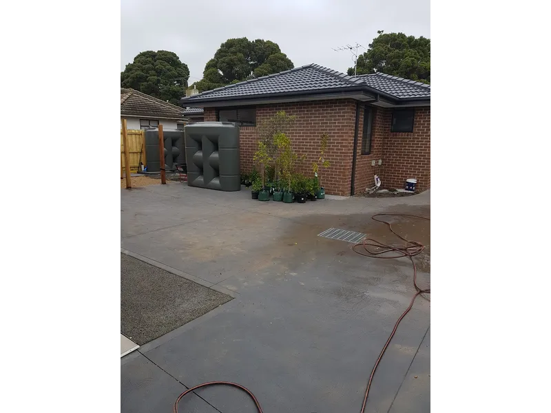 Walk to Northland shopping centre
