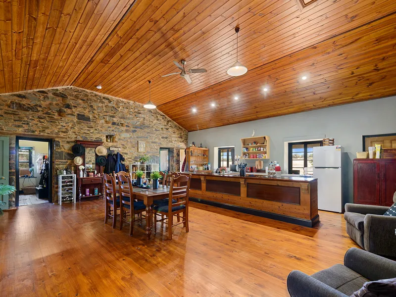 Historic 4 Bedroom 2 Bathroom Cottage