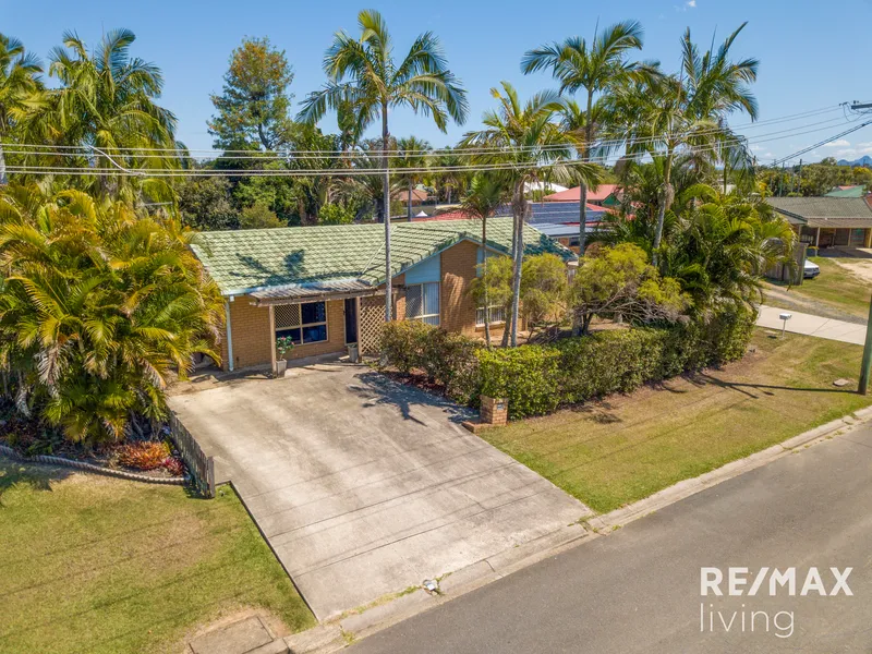 Family home in Caboolture with a pool!