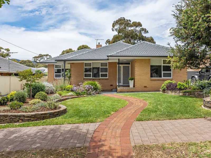 Sprawling 775m2 Rostrevor haven spills with staggering possibility!