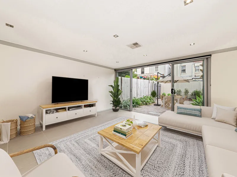 STYLISH HOME WITH ENTERTAINER’S COURTYARD IN CONVENIENT INNER WEST LOCATION