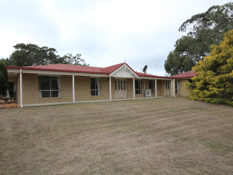 2 ACRES OF QUITE LIVING