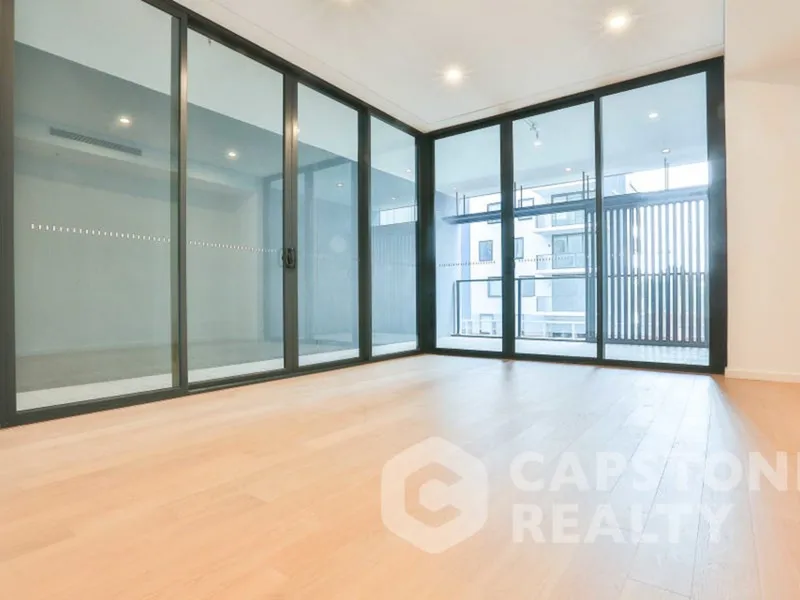 Modern apartment available for rent in the Heart of Green Square