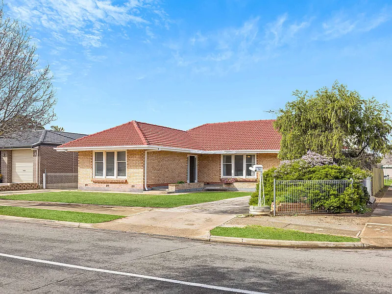 Classic 1950s home with Full Development approval, Renovate or Build, Your Call