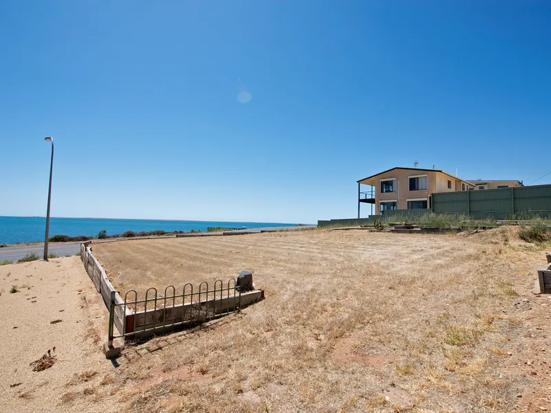 Magnificent Seaside Location