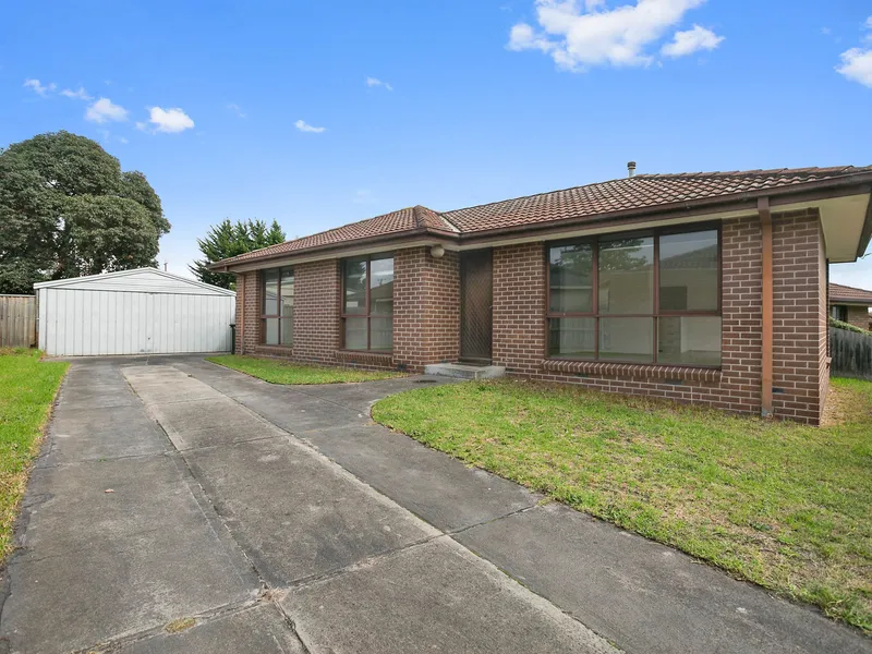 Neatly Nestled House in a Desirable & Quiet Court ***UNDER APPLICATION***