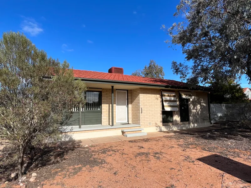 16 HARRIS CRESCENT, PORT AUGUSTA WEST