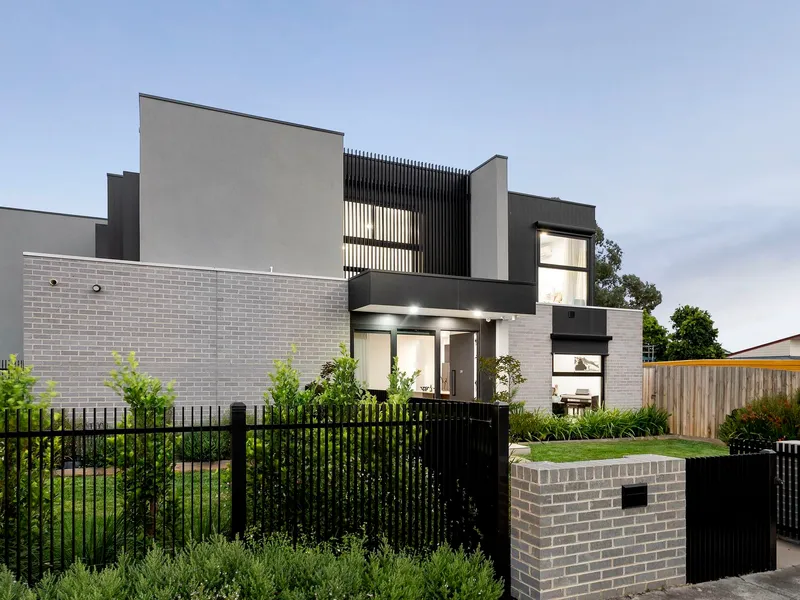 Executive Luxury with Every Alphington Advantage