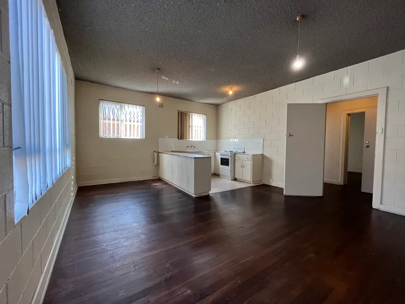 Ground Floor Unit Close to City