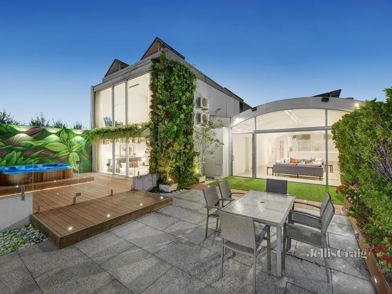 A breathtaking inner city oasis