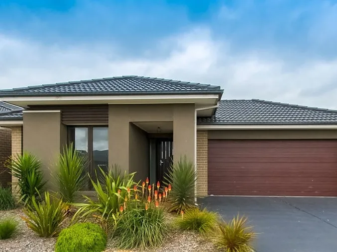 Lifestyle. City & Coast. Best of both worlds.