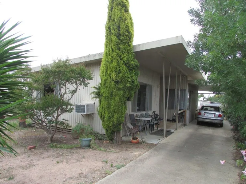 COMFORTABLE FAMILY HOME