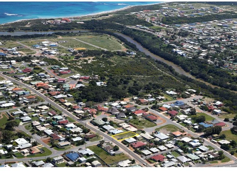 CLOSE TO ALL AMENITIES