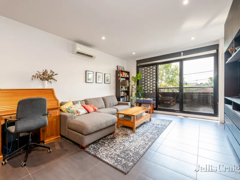 Spacious Two Bedroom Apartment in the Heart of Abbotsford