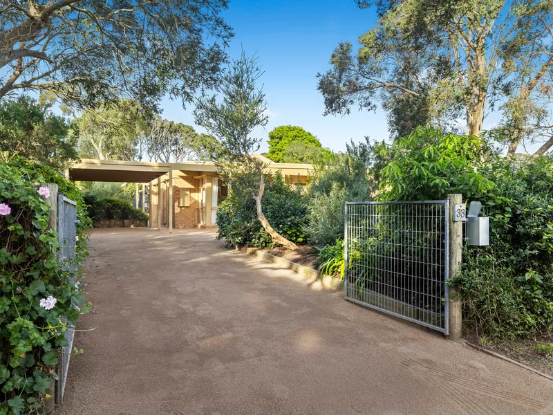 Beachside classic with stunning architectural lines