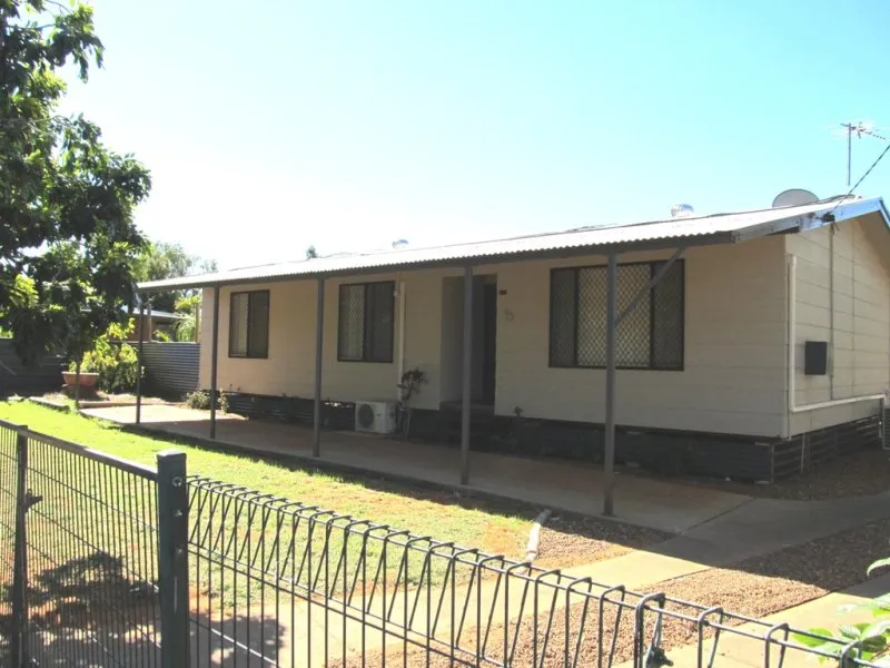 This property has the big three! LOCATION, LARGE BLOCK & COMPLETELY RENOVATED!