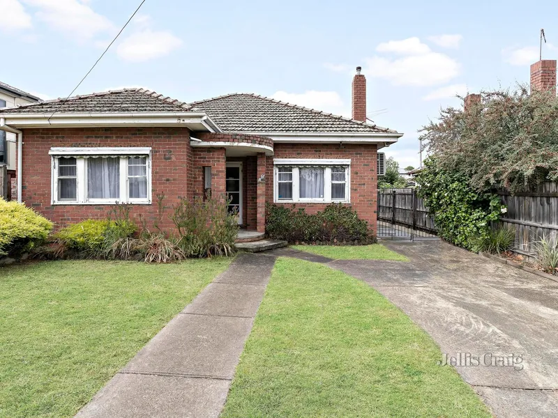 Value-Packed Entry into Sought-After Strathmore!