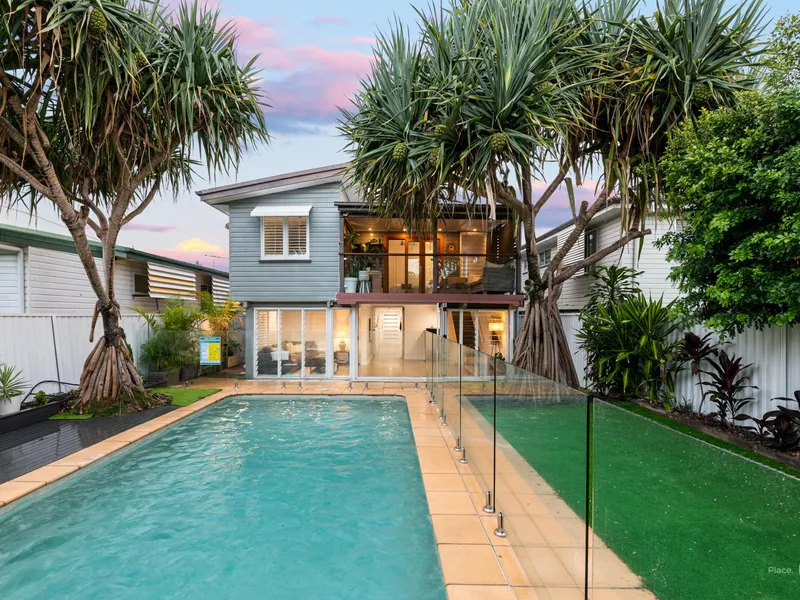 Immaculately Presented Tropical Oasis