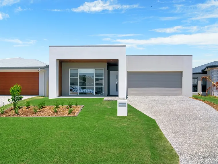 NEW FAMILY HOME IN FORESHORE ESTATE