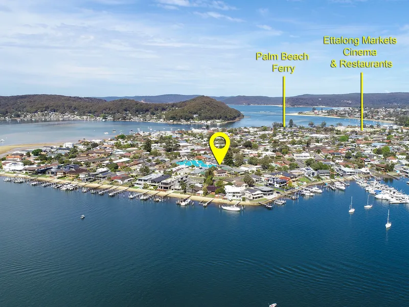 NEAR NEW SINGLE LEVEL VILLA IN A PRIME LOCATION