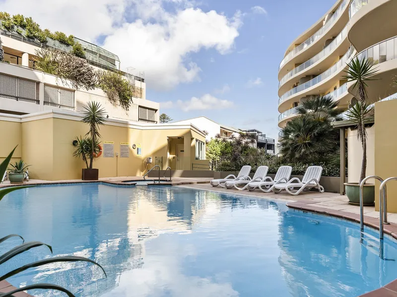 TWO STORY ONE BEDDER WITH LARGE HOME OFFICE