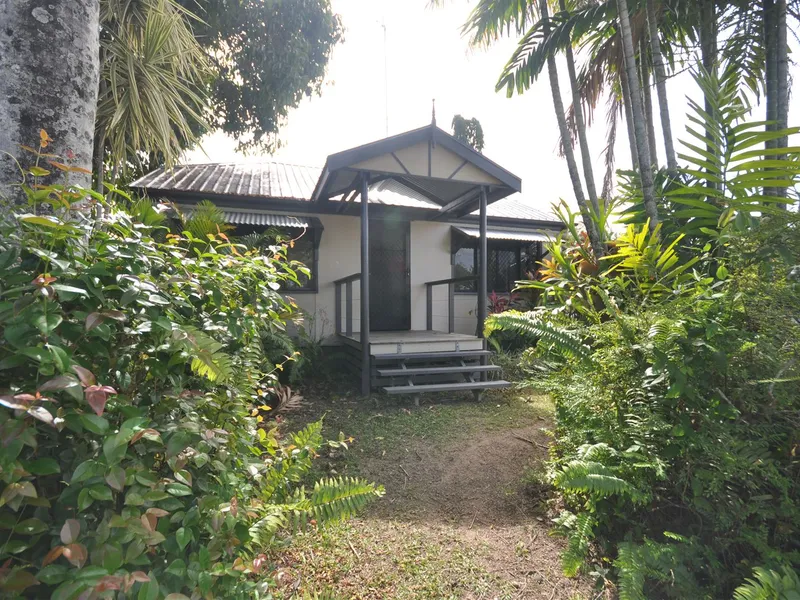 Beautifully Renovated Lowset 2 Bedder