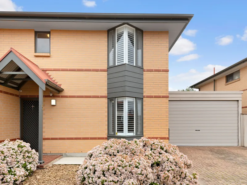 SPACIOUS TOWNHOUSE IN GREAT POSITION