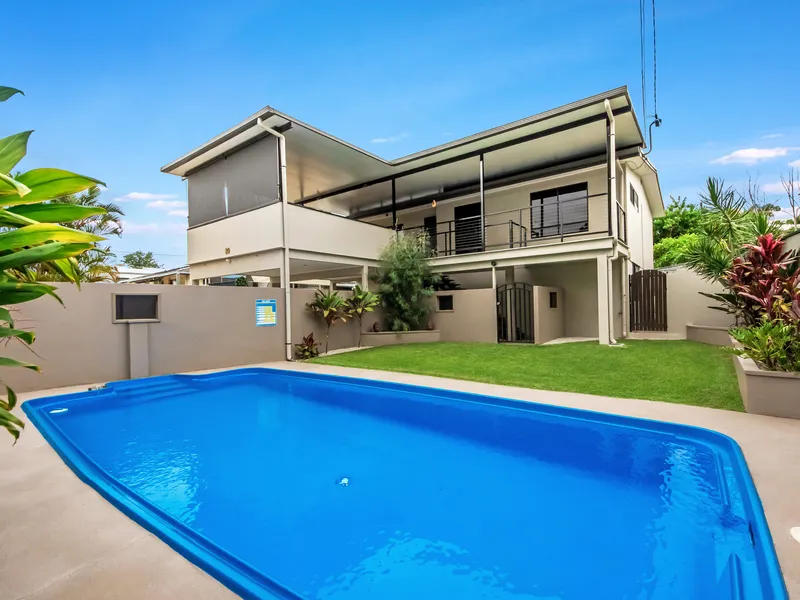 DUAL LIVING ENTERTAINER WITH POOL IN QUIET CUL-DE-SAC