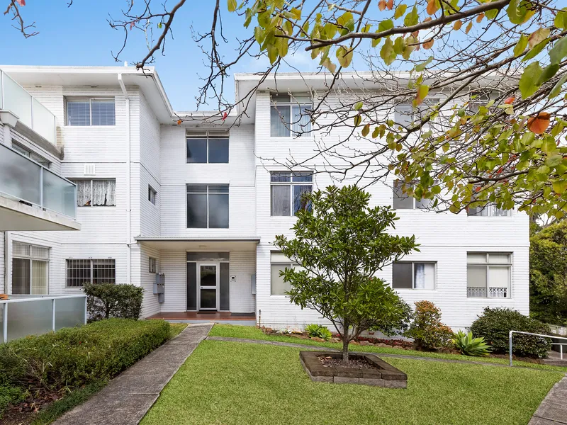 Light filled family sized apartment, Pymble excellence