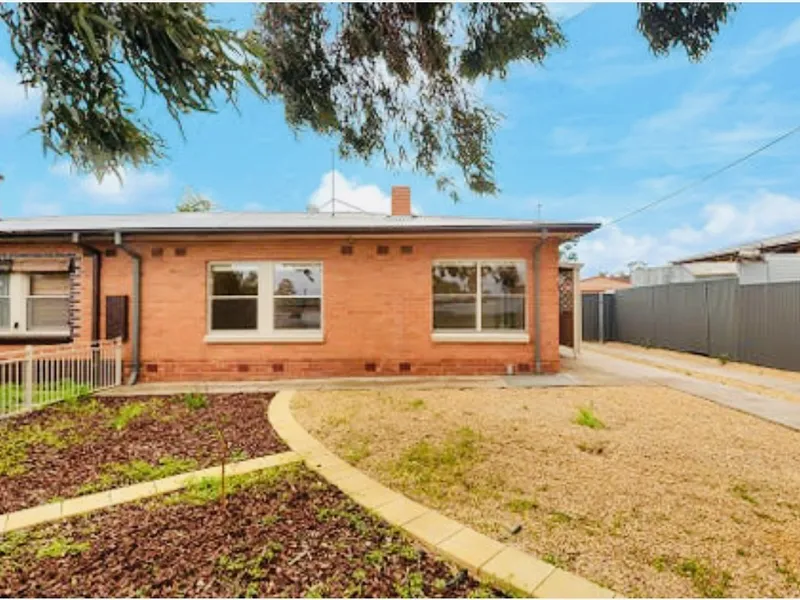 Great opportunity for living or invesment 