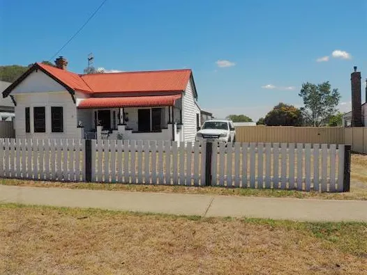 Centrally located Cottage, Motivated Vendor, Price reduced