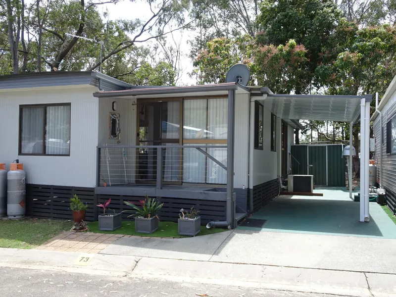 MOVING INTERSTATE, urgent sale, all genuine offers considered – Gold Coast
