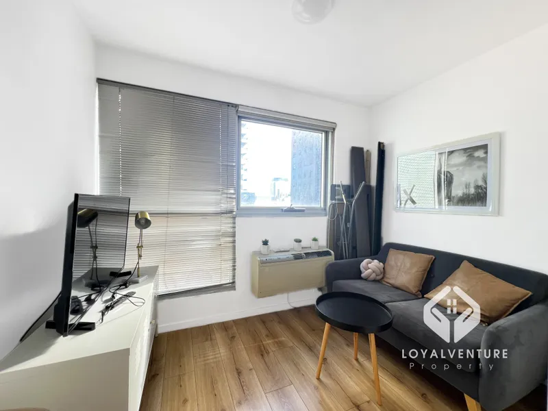 FULLY furnished 1-Bed Apartment !