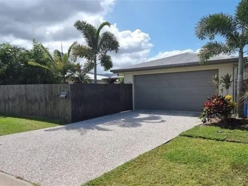 Near New home- Picturesque Mt Peter Estate!!