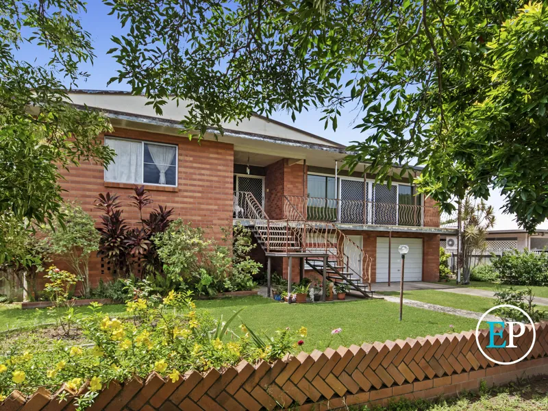 HUGE HOME - HUGE BLOCK - 1,012sqm