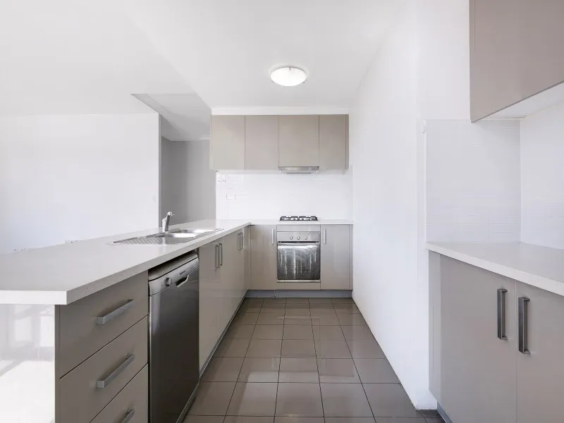 Modern open plan spacious apartment situated on the 6th floor!