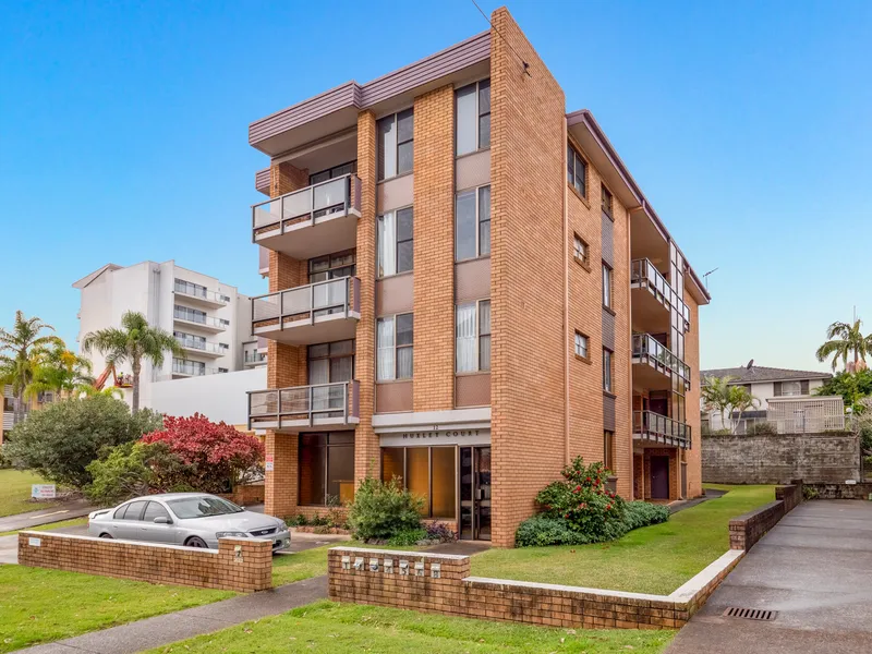 One-bedroom CBD apartment with water glimpses