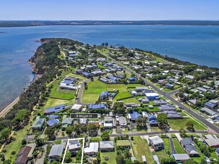 100 METRES APPROX FROM CORINELLA BEACH – WELCOME TO 8 WRIGHT STREET CORINELLA