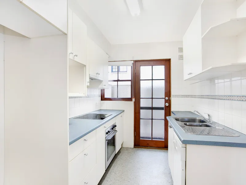 CONVENIENT 2 BEDROOM PROPERTY WITH RENOVATED BATHROOM
