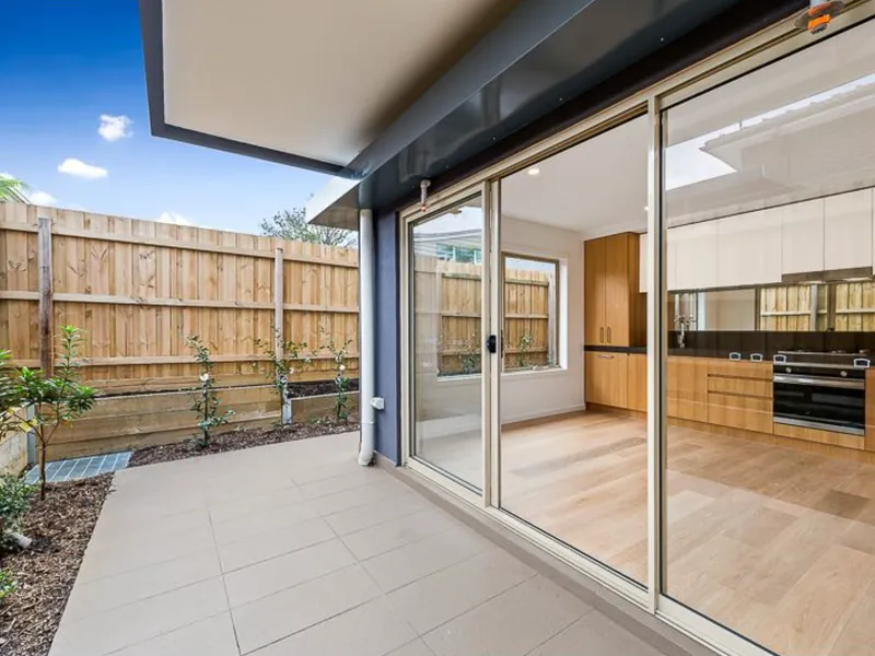 Ground Floor Spacious Two Bedroom, Two Bathroom 