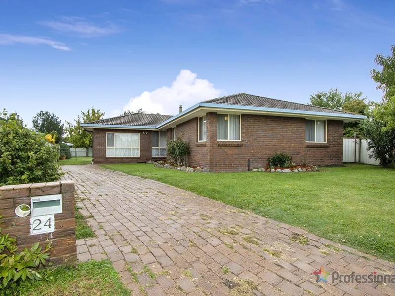 Classic North Armidale Home in a Popular Cul-De-Sac