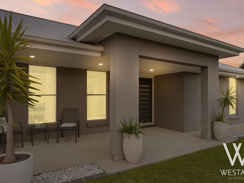SPECTACULAR FAMILY RESIDENCE IN BLUE-CHIP LOCATION