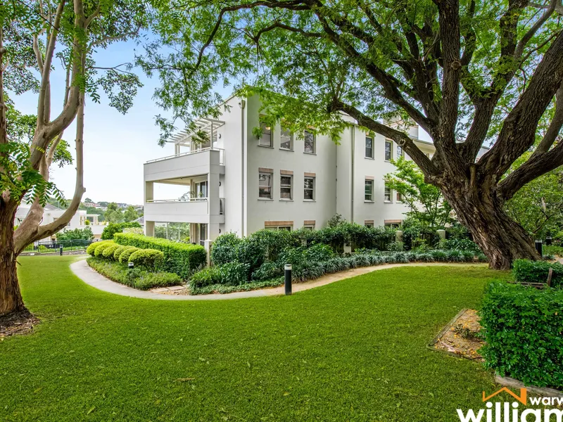 GENEROUSLY PROPORTIONED APARTMENT