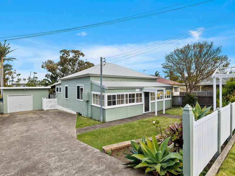 3 Bedroom Cottage in The Heart of The Village