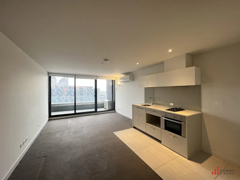 1bed 1bath 1car space Neo Apartment living in Spencer St!
