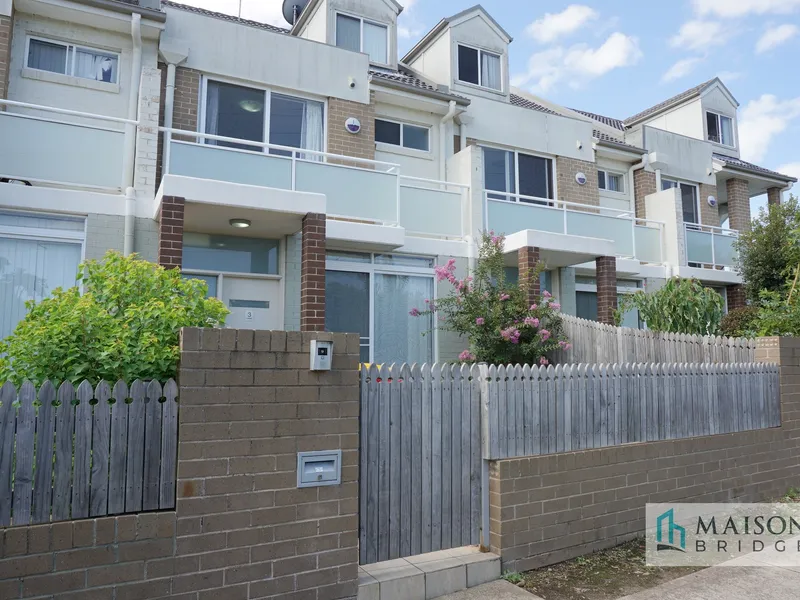 3 Bedroom Townhouse at Quiet and Convenient Location of Guildford